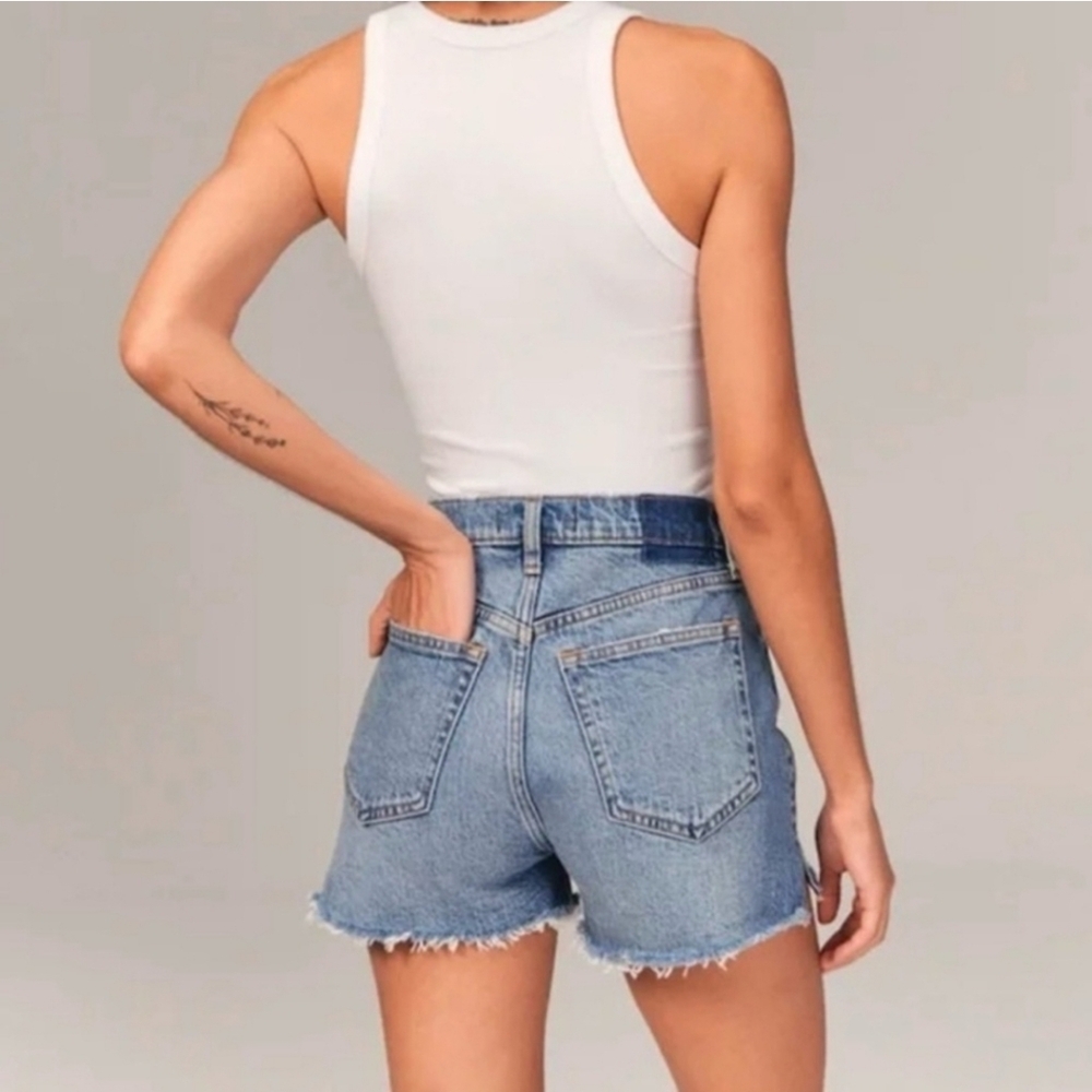 Abercrombie&Fitch The dad high-rise short criss-cross Size 34/18 - Picture 4 of 16